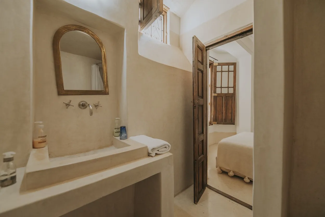 Salle d’eau en tadelakt de la Menzeh