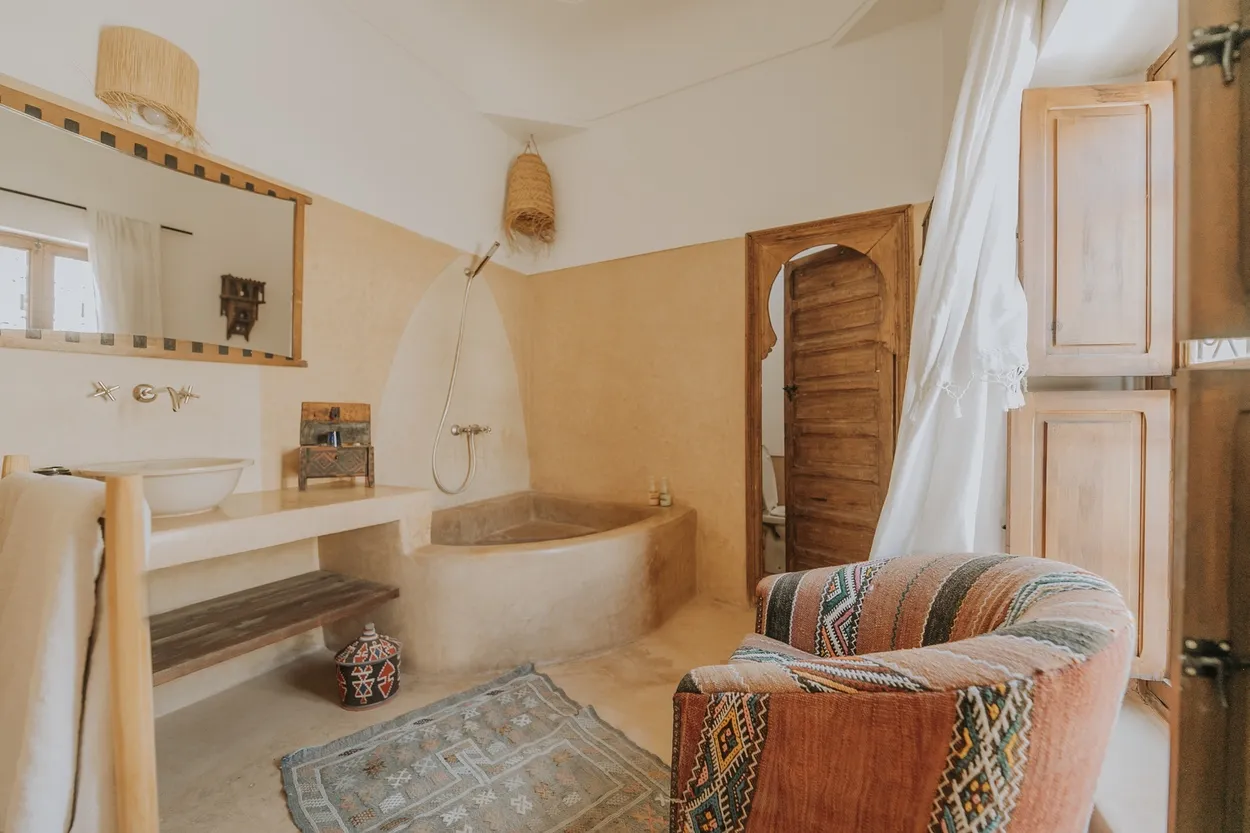 Salle de bain couleur sable
