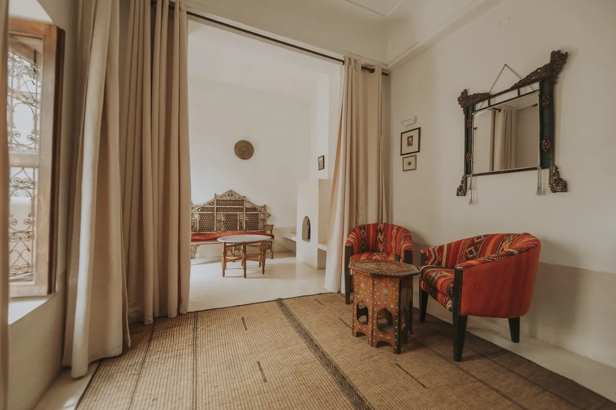 Le salon rouge de la Karen Blixen Suite
