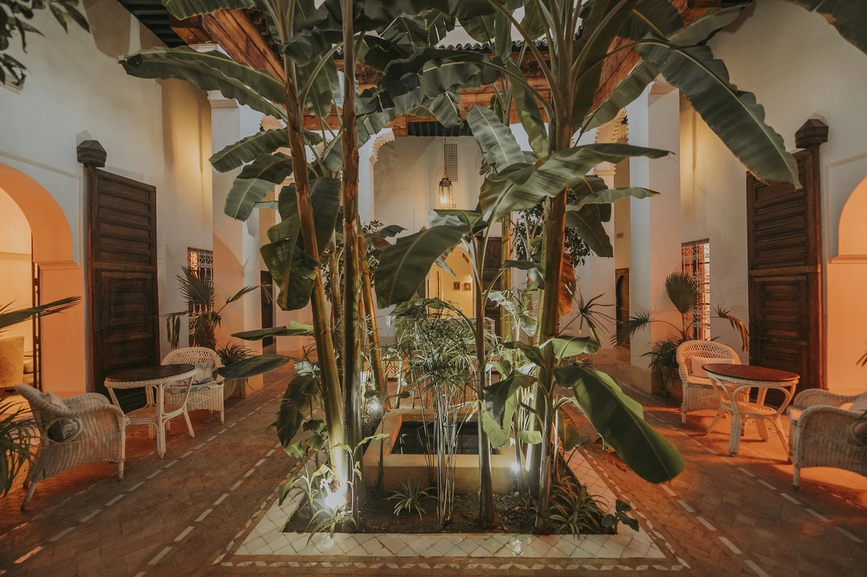 Le premier patio du Palais Chadmi
